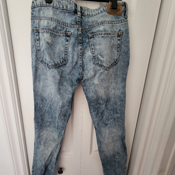 GARAGE- Size 5 Skinny Vintage Distressed Denim - Picture 5 of 8